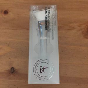 it cosmetics HEAVENLY SKIN Foundation Brush #707